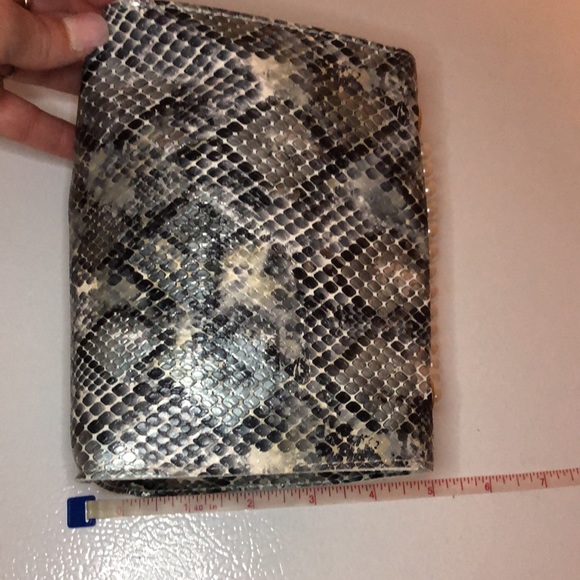 BOGO Mini Snake Bag with Pearl Handle - Picture 2 of 7